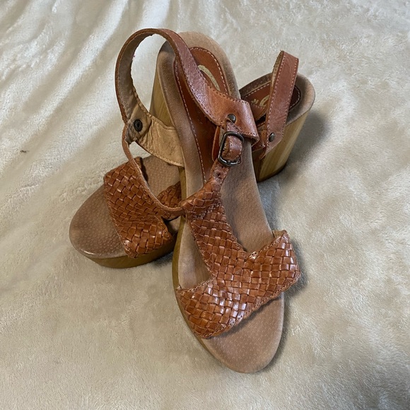 Heels - Picture 3 of 3